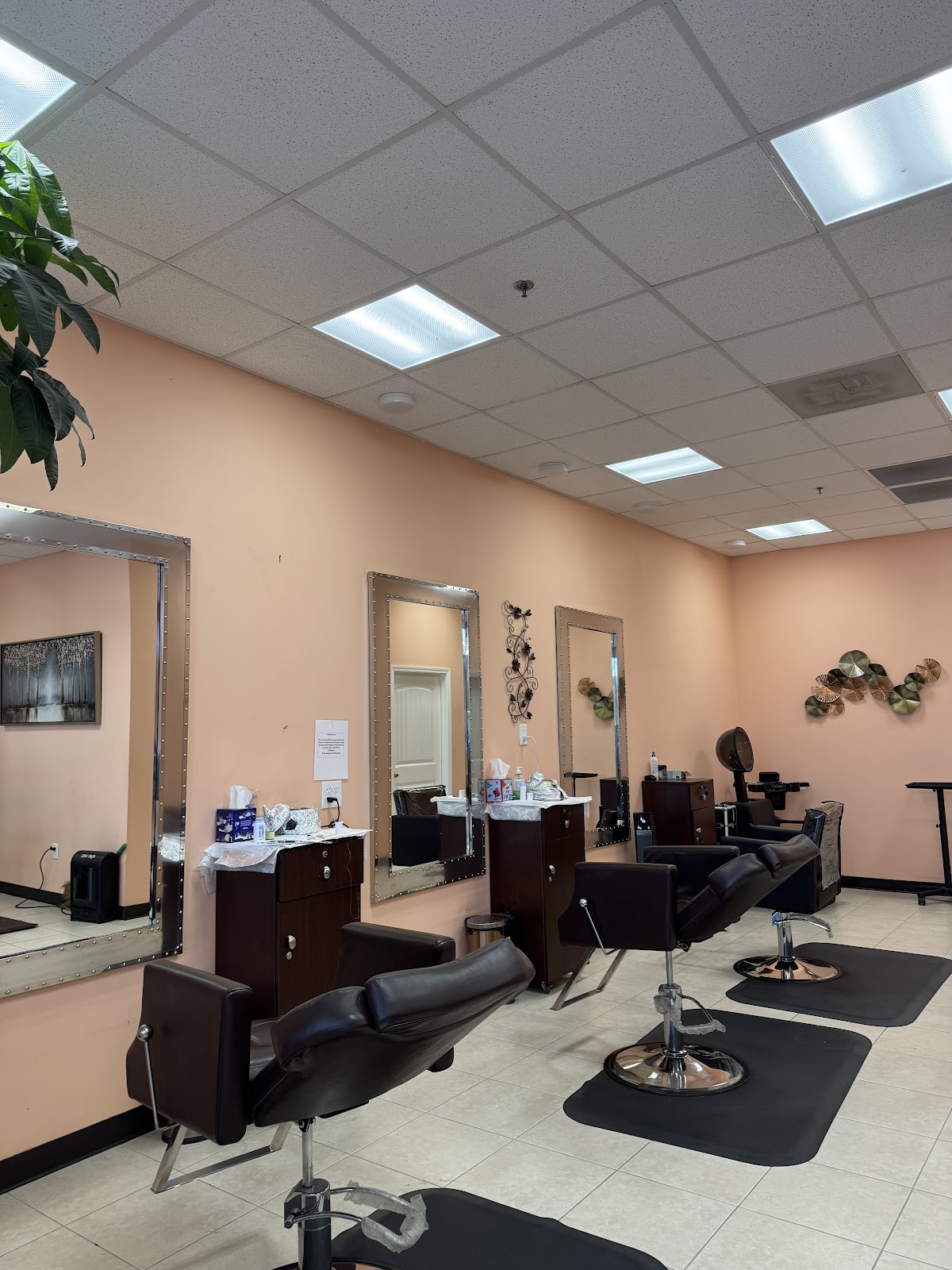 Kolors Beauty Salon & Threading